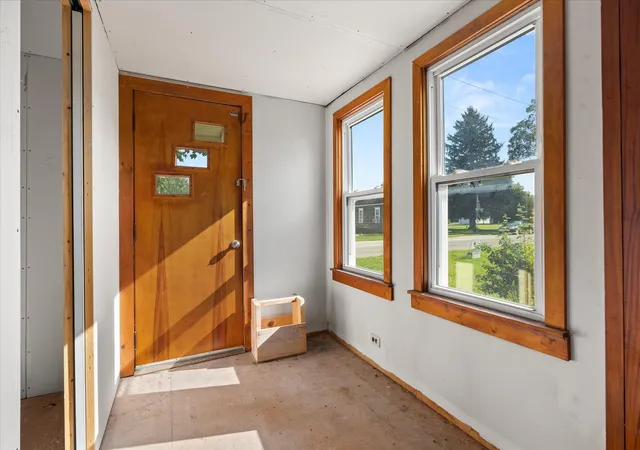 Photo 2 of Single family home for sale at 809 Cotton St, Streator, IL 61364 | MLS# 12742294 | Listing updated on 2026-09-06