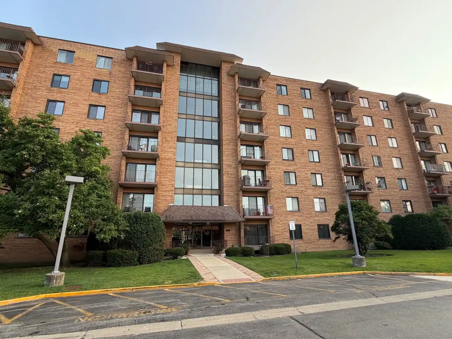Listing Photo 1 - Condo for sale in 1717 W Crystal Ln located at 1717 W Crystal Ln, Mount Prospect, IL 60056 - Unit #712