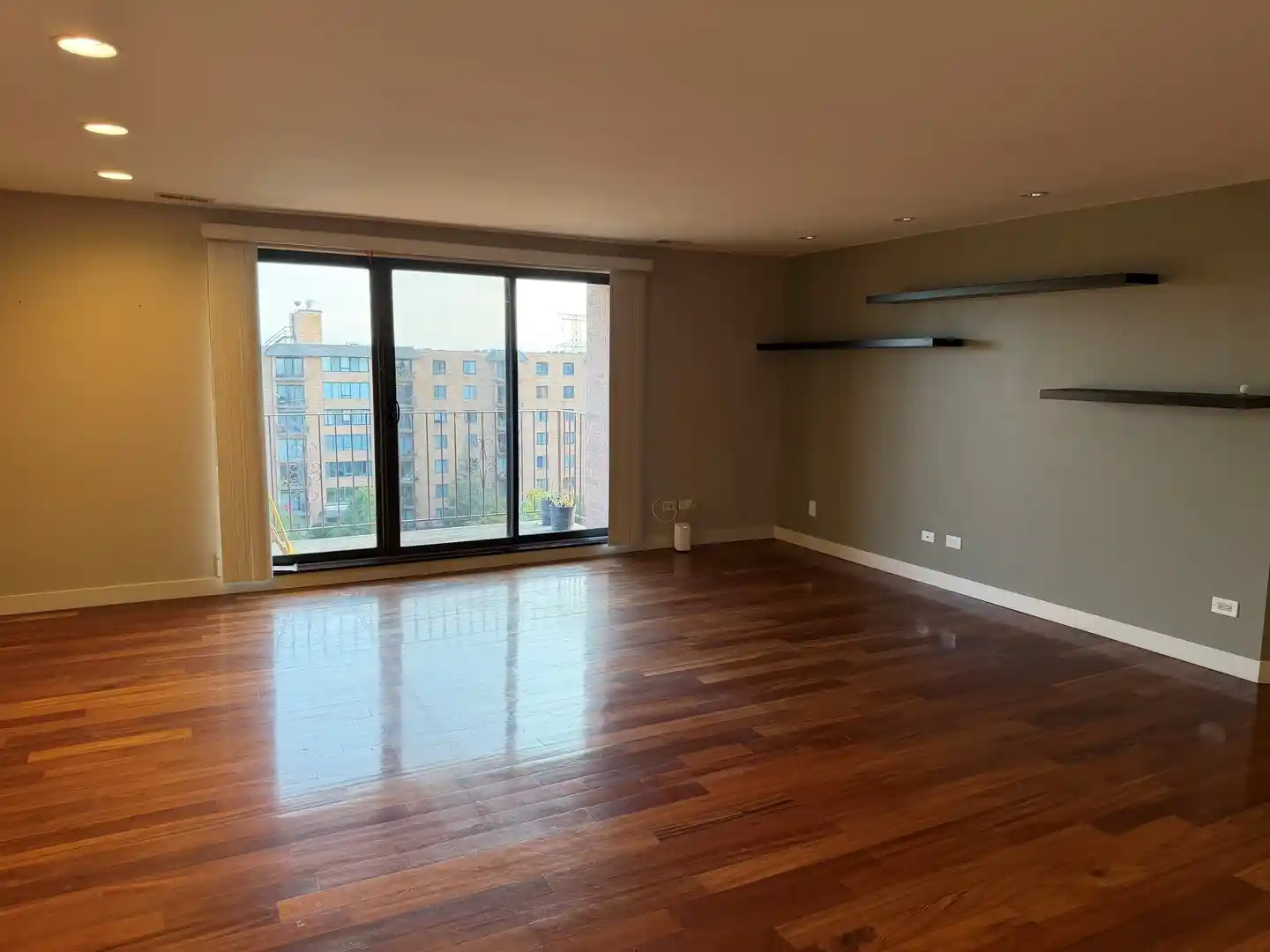 Listing Photo 2 - Condo for sale in 1717 W Crystal Ln located at 1717 W Crystal Ln, Mount Prospect, IL 60056 - Unit #712