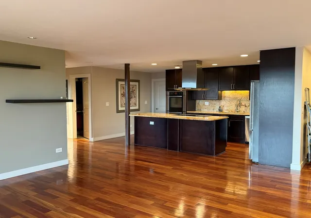 Listing Photo 4 - Condo for sale in building located at 1717 W Crystal Ln, Mount Prospect, IL 60056 - Unit #712