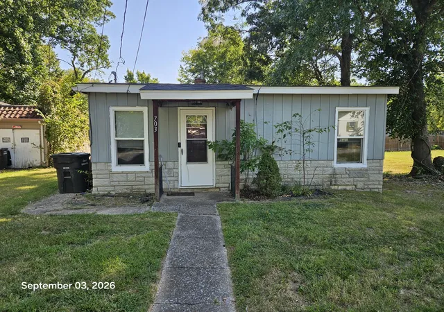 Photo 1 of Single family home for sale at 703 N James St, Carbondale, IL 62901 | MLS# 12742361 | Listing updated on 2026-09-09