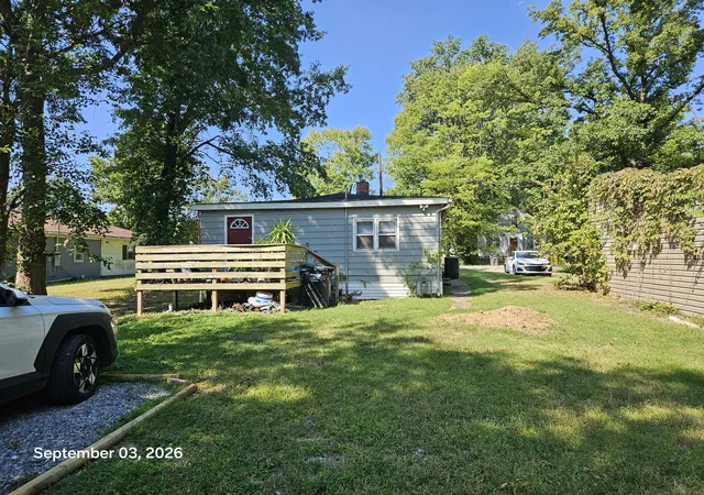 Photo 2 of Single family home for sale at 703 N James St, Carbondale, IL 62901 | MLS# 12742361 | Listing updated on 2026-09-09