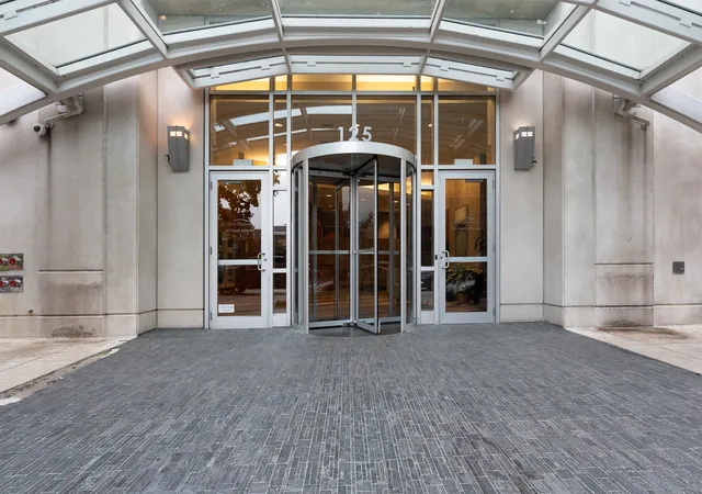 Condo for sale at 125 S Jefferson St #2206, Chicago, IL 60661 | MLS# 12742450 | Listing updated on 2026-10-04