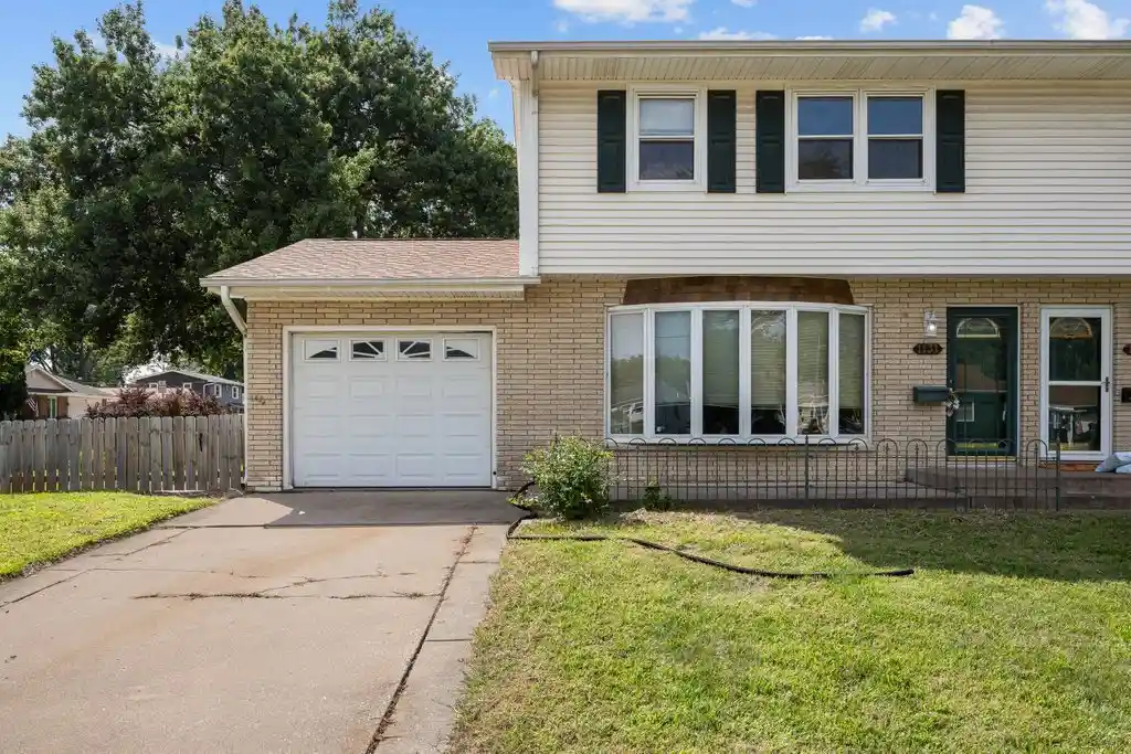 Listing Photo 1 - Condo for sale in 1131 48th St located at 1131 48th St, Moline, IL 61265 - Unit #16