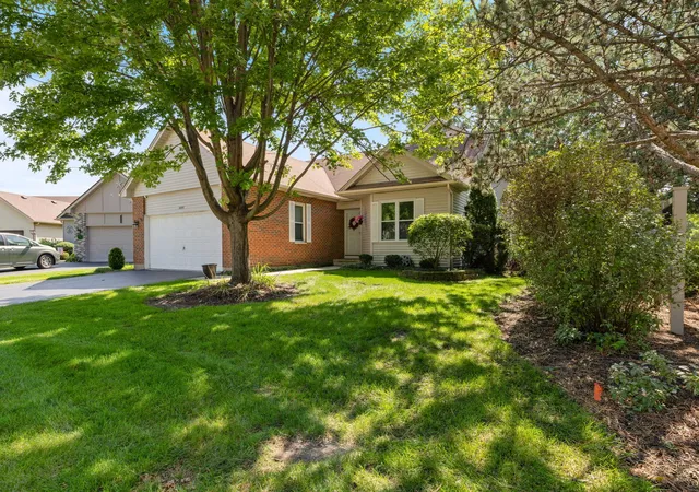 Photo 2 of Single family home for sale at 21000 W Hazelnut Ln, Plainfield, IL 60544 | MLS# 12742489 | Listing updated on 2026-09-30