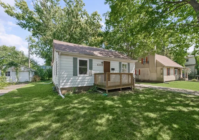 Photo 2 of Single family home for sale at 1006 N Division Ave, Urbana, IL 61801 | MLS# 12742513 | Listing updated on 2026-10-02