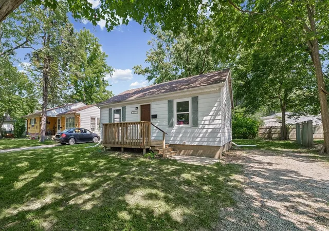 Photo 3 of Single family home for sale at 1006 N Division Ave, Urbana, IL 61801 | MLS# 12742513 | Listing updated on 2026-10-02