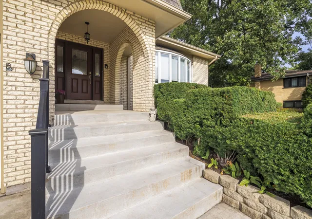 Photo 3 of Single family home for sale at 200 N Maple St, Addison, IL 60101 | MLS# 12742515 | Listing updated on 2026-09-21