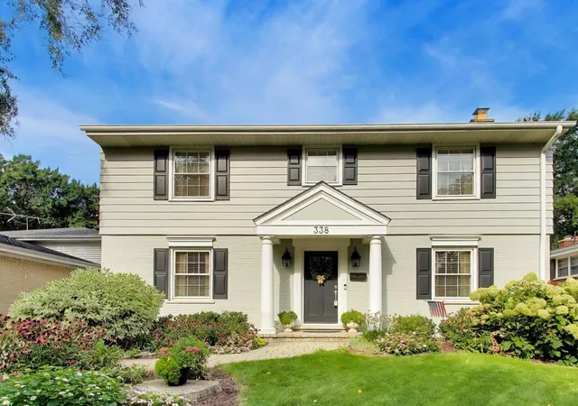 Photo 1 of Single family home for sale at 338 S Gibbons Ave, Arlington Heights, IL 60004 | MLS# 12742661 | Listing updated on 2026-09-22