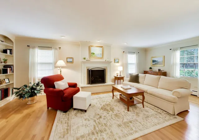 Photo 3 of Single family home for sale at 338 S Gibbons Ave, Arlington Heights, IL 60004 | MLS# 12742661 | Listing updated on 2026-09-22