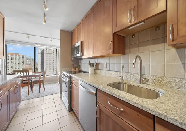 Photo 4 of Condo for sale at 5455 N Sheridan Rd #1615, Chicago, IL 60640 | MLS# 12742666 | Listing updated on 2026-10-28