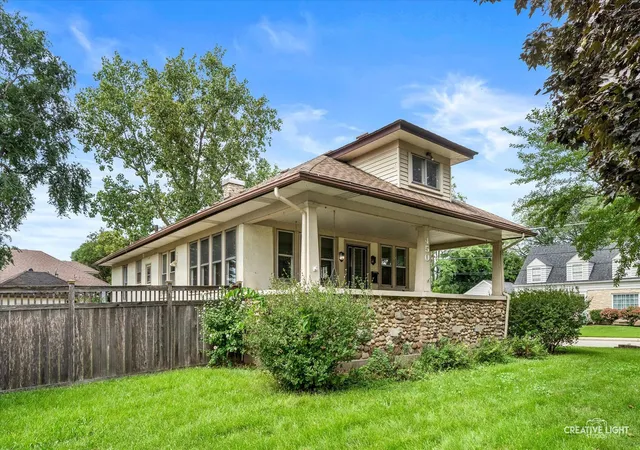 Photo 1 of Single family home for sale at 450 Arlington Ave, Elgin, IL 60120 | MLS# 12742730 | Listing updated on 2026-09-23