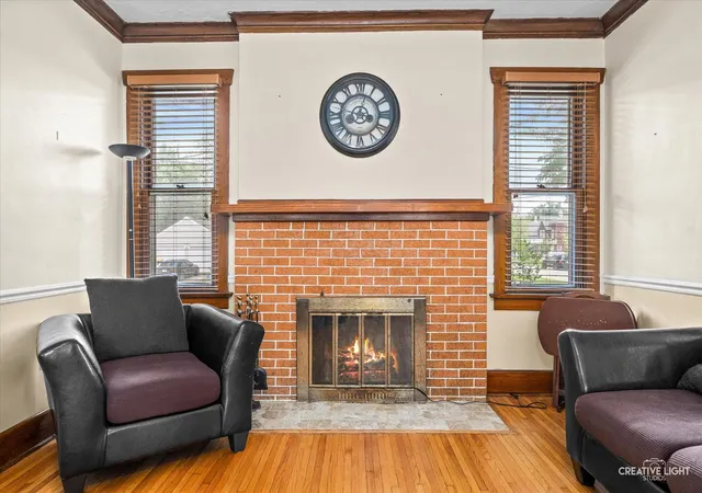 Photo 4 of Single family home for sale at 450 Arlington Ave, Elgin, IL 60120 | MLS# 12742730 | Listing updated on 2026-09-23