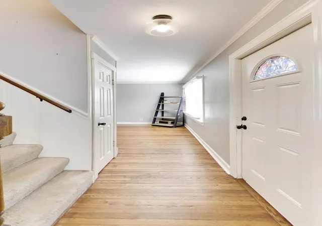 Photo 4 of Single family home for sale at 402 Park St, Batavia, IL 60510 | MLS# 12742768 | Listing updated on 2026-10-04