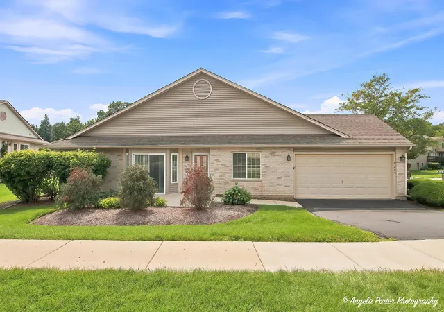 Condo for sale at 1744 Court St #1744, McHenry, IL 60050 | MLS# 12742773