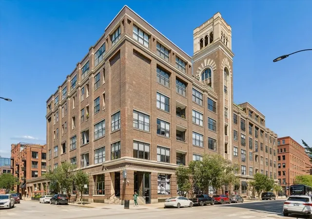 Condo for sale at 1000 W Washington Blvd #216, Chicago, IL 60607 | MLS# 12742846 | Listing updated on 2026-09-14