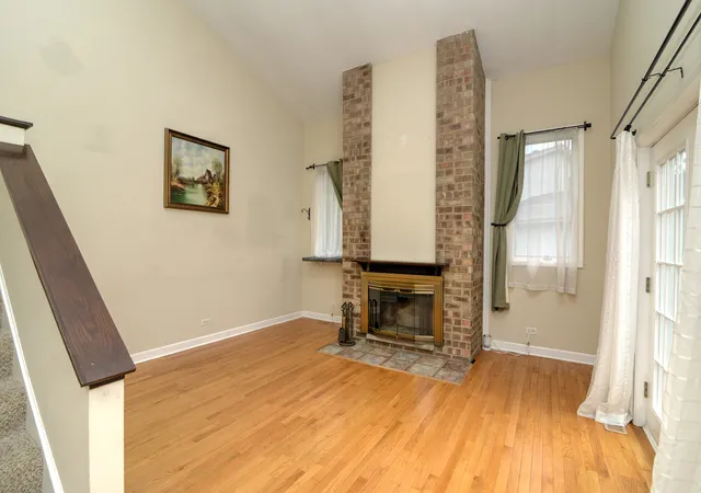 Photo 3 of Townhouse for sale at 306 Colony Green Dr, Bloomingdale, IL 60108 | MLS# 12742960 | Listing updated on 2026-10-05