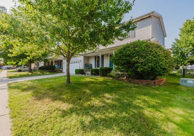 Photo 2 of Single family home for sale at 304 Jenny Lind Dr, Normal, IL 61761 | MLS# 12743046 | Listing updated on 2026-09-12