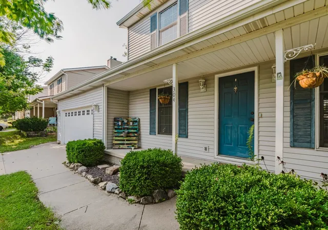 Photo 3 of Single family home for sale at 304 Jenny Lind Dr, Normal, IL 61761 | MLS# 12743046 | Listing updated on 2026-09-12