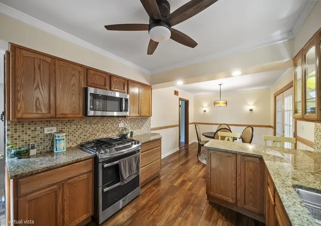 Photo 3 of Single family home for sale at 3884 Woodlawn Ave, Gurnee, IL 60031 | MLS# 12743147 | Listing updated on 2026-09-14
