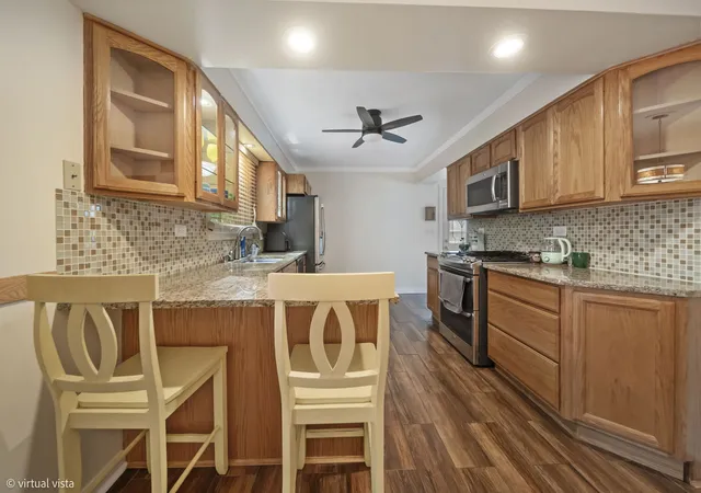 Photo 4 of Single family home for sale at 3884 Woodlawn Ave, Gurnee, IL 60031 | MLS# 12743147 | Listing updated on 2026-09-14