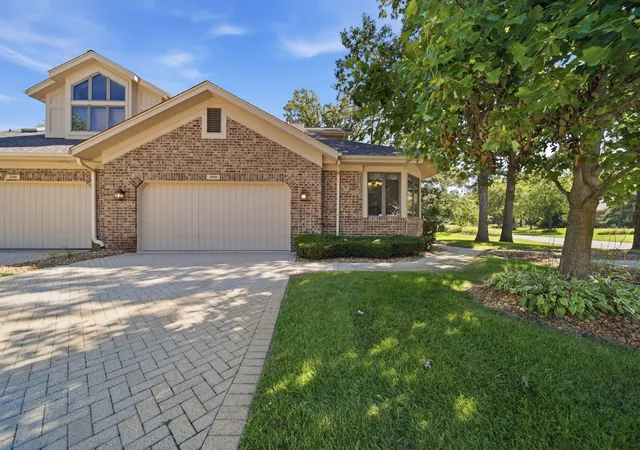 Photo 2 of Townhouse for sale at 20091 Tam O Shanter Ct, Olympia Fields, IL 60461 | MLS# 12743192 | Listing updated on 2026-09-12