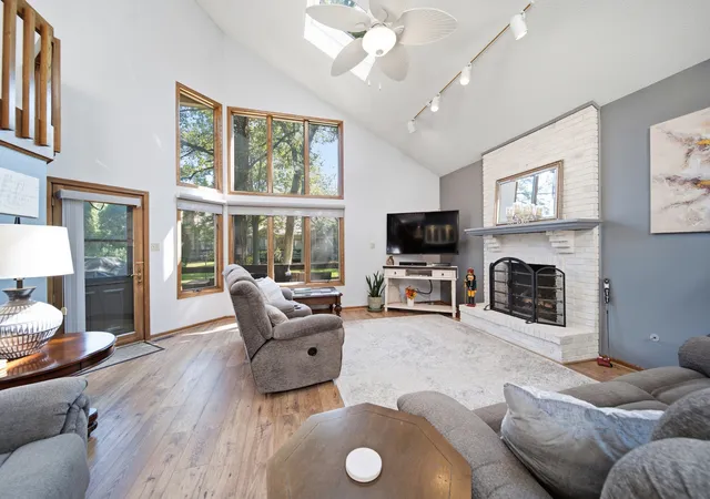 Photo 3 of Townhouse for sale at 20091 Tam O Shanter Ct, Olympia Fields, IL 60461 | MLS# 12743192 | Listing updated on 2026-09-12