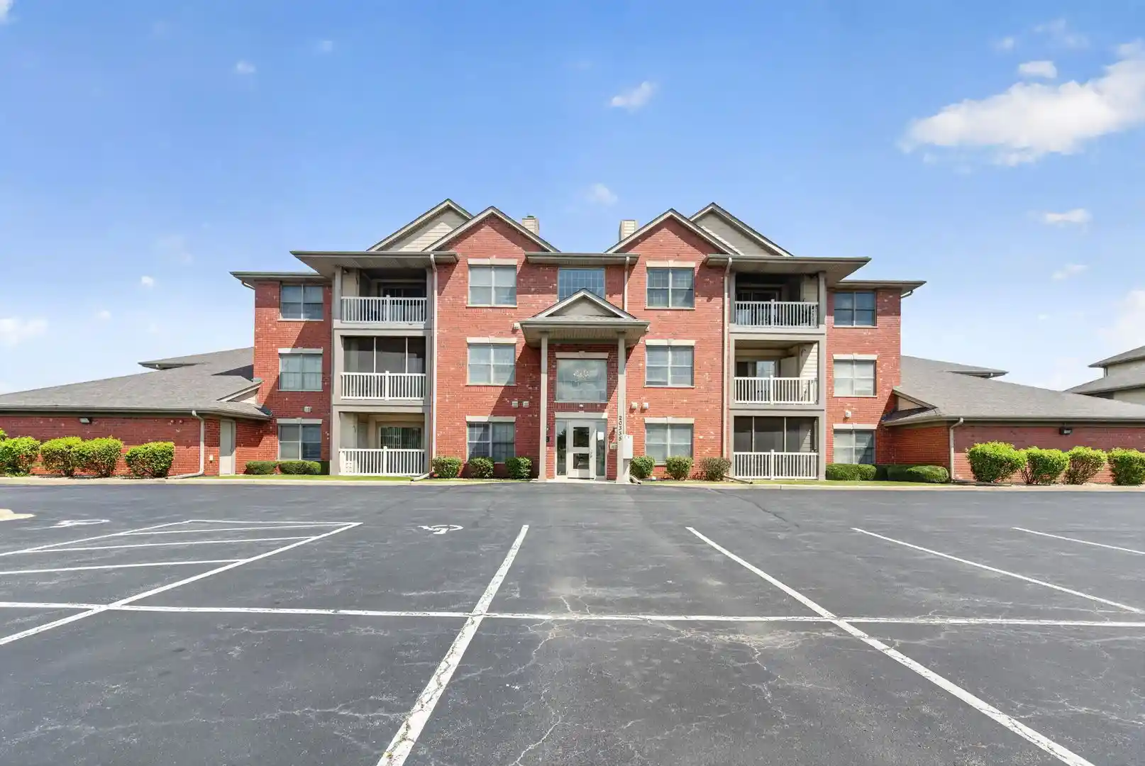 Listing Photo 1 - Condo for sale in 20335 S Rainford Dr located at 20335 S Rainford Dr, Frankfort, IL 60423 - Unit #1B