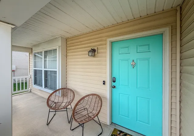 Photo 4 of Single family home for sale at 711 Newton Dr, Champaign, IL 61822 | MLS# 12743234 | Listing updated on 2026-09-16
