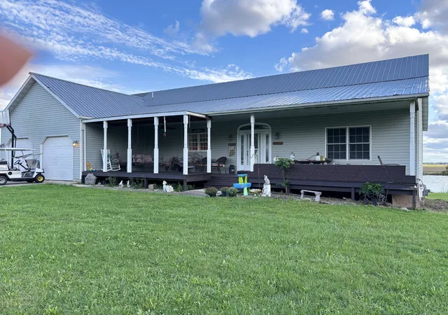 Photo 1 of Single family home for sale at 530 E Meuser Dr, Paxton, IL 60957 | MLS# 12743321 | Listing updated on 2026-10-03