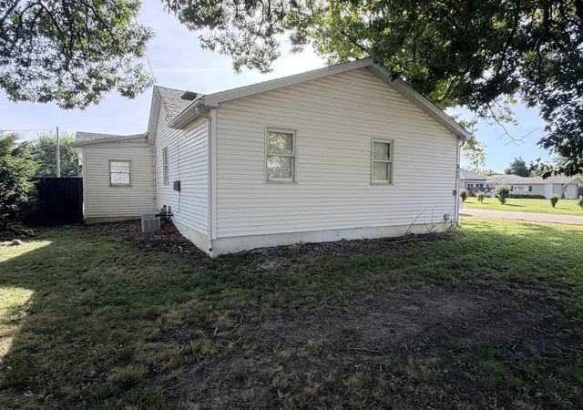 Photo 21 of Single family home for sale at 811 S Monroe St, Streator, IL 61364 | MLS# 12743336 | Listing updated on 2026-09-14