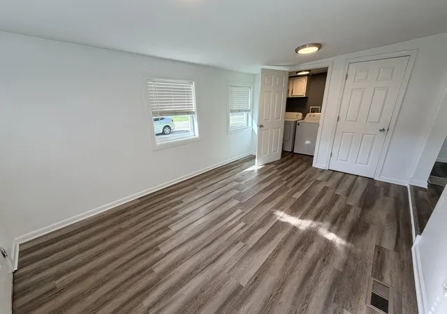 Photo 2 of Single family home for sale at 811 S Monroe St, Streator, IL 61364 | MLS# 12743336 | Listing updated on 2026-09-14
