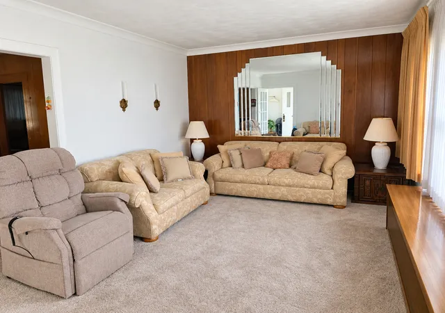 Photo 3 of Single family home for sale at 10958 S Esmond St, Chicago, IL 60643 | MLS# 12743350 | Listing updated on 2026-09-28