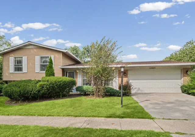 Photo 1 of Single family home for sale at 1024 Yorkshire Dr, Hanover Park, IL 60133 | MLS# 12743353 | Listing updated on 2026-09-24