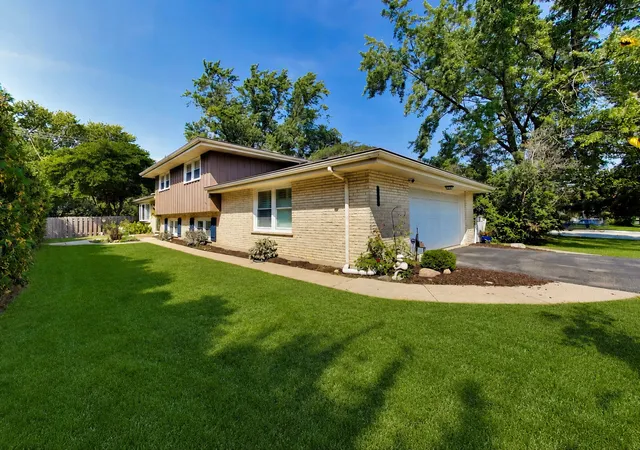 Photo 2 of Single family home for sale at 116 W Central Rd, Arlington Heights, IL 60005 | MLS# 12743367 | Listing updated on 2026-09-21