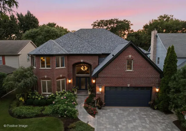 Photo 2 of Single family home for sale at 372 S Kenilworth Ave, Elmhurst, IL 60126 | MLS# 12743377 | Listing updated on 2026-09-30