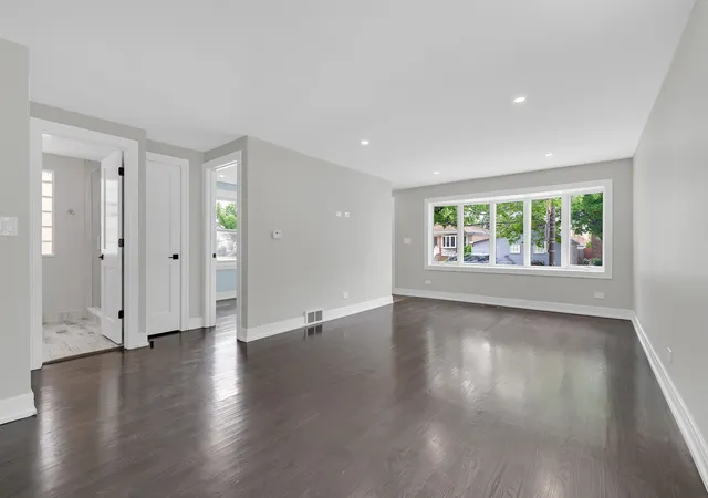 Photo 3 of Single family home for sale at 5505 N Nagle Ave, Chicago, IL 60630 | MLS# 12743399 | Listing updated on 2026-09-03