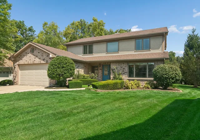 Photo 1 of Single family home for sale at 824 Kent Cir, Bartlett, IL 60103 | MLS# 12743455 | Listing updated on 2026-09-07