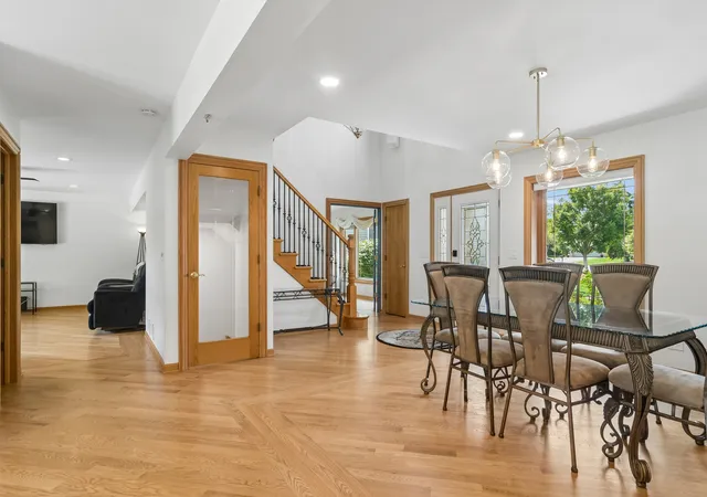 Photo 4 of Single family home for sale at 824 Kent Cir, Bartlett, IL 60103 | MLS# 12743455 | Listing updated on 2026-09-07