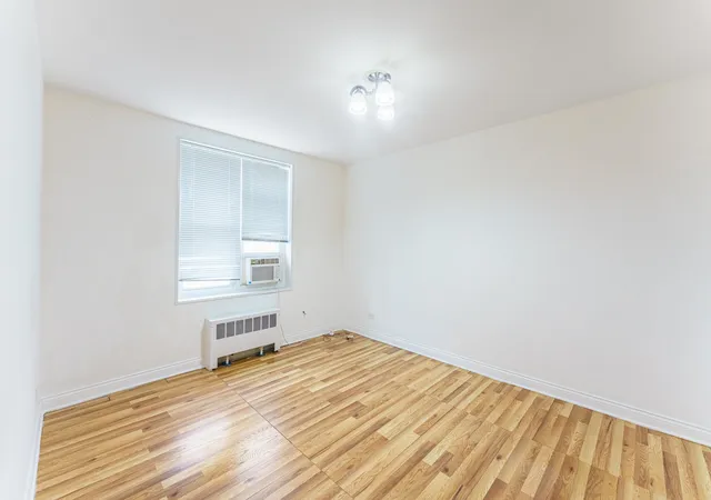 Listing Photo 5 - Condo for sale in building located at 6035 N Damen Ave, Chicago, IL 60659 - Unit #109