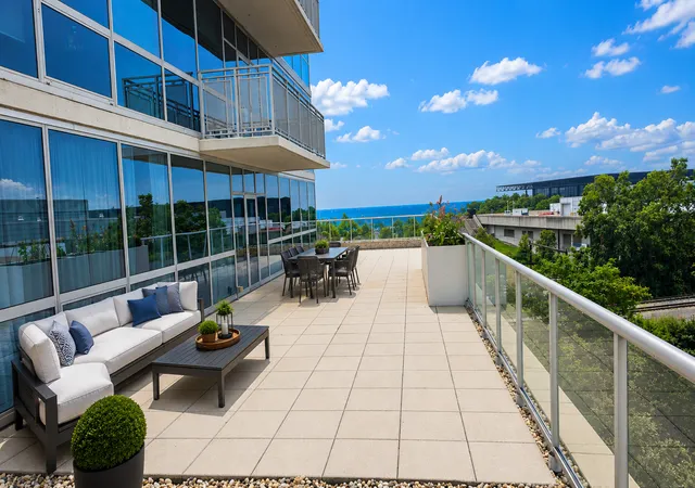 Photo 2 of Sale Pending at 1901 S Calumet Ave #601, Chicago, IL 60616 | MLS# 12743479 | Listing updated on 2026-09-30