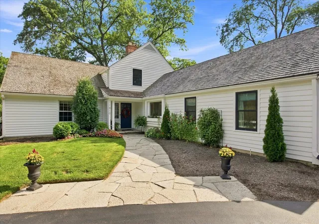 Photo 1 of Single family home for sale at 1810 South Ln, Northbrook, IL 60062 | MLS# 12743482 | Listing updated on 2026-10-04