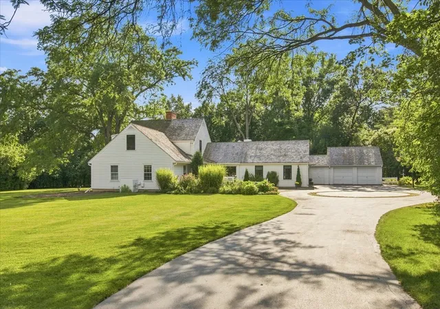 Photo 2 of Single family home for sale at 1810 South Ln, Northbrook, IL 60062 | MLS# 12743482 | Listing updated on 2026-10-04