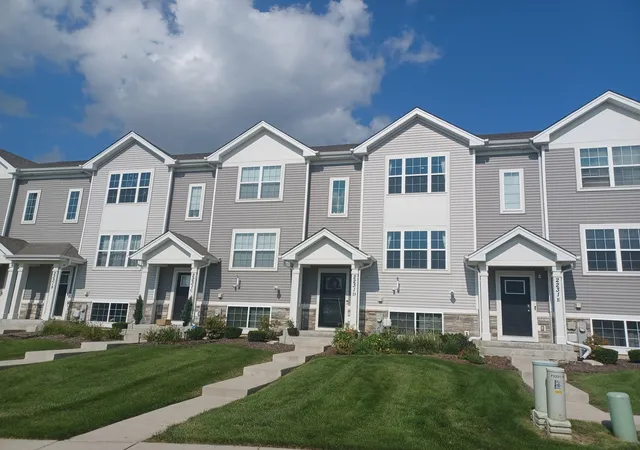 Photo 2 of Townhouse for sale at 2231 Sassafras Way #D, Wonder Lake, IL 60097 | MLS# 12743513 | Listing updated on 2026-10-06