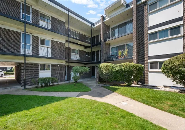 Photo 1 of Condo for sale at 10101 Cherry Pkwy #M8, Skokie, IL 60076 | MLS# 12743527 | Listing updated on 2026-10-02