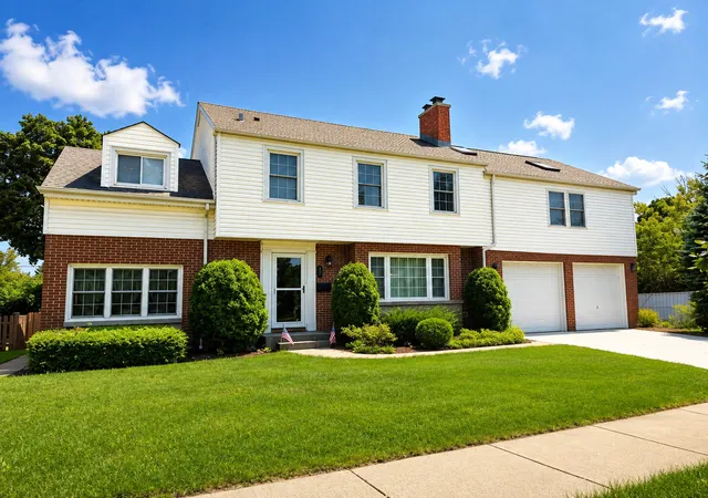Photo 1 of Single family home for sale at 225 Stratford Rd, Des Plaines, IL 60016 | MLS# 12743537 | Listing updated on 2026-09-15