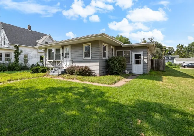 Photo 2 of Single family home for sale at 627 24th Avenue, Rock Island, IL 61201 | MLS# 12743572 | Listing updated on 2026-09-19