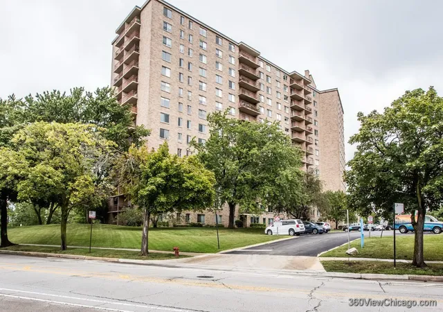 Photo 2 of Condo for sale at 6833 N Kedzie Ave #801, Chicago, IL 60645 | MLS# 12743594 | Listing updated on 2026-09-24