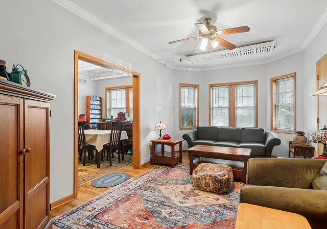 Listing Photo 4 - Condo for sale in building located at 403 S Harvey Ave, Oak Park, IL 60302 - Unit #G