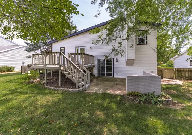Photo 3 of Single family home for sale at 207 Greenleaf Dr, Bloomington, IL 61704 | MLS# 12743638 | Listing updated on 2026-09-25